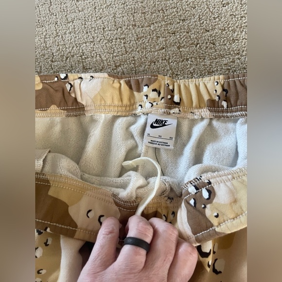 NWT!! Nike Oversized Fit Mid Rise Jogger Desert Camo Print Size XL Bin 214 - Picture 4 of 10